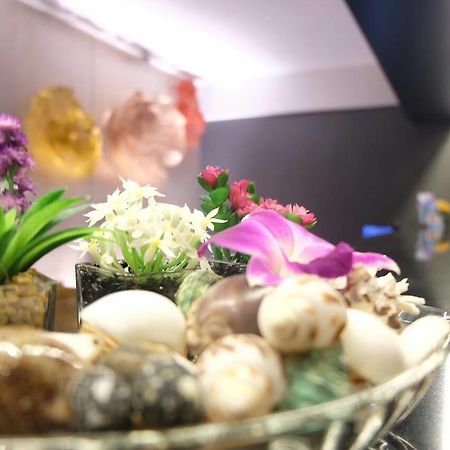 Rockstel Loma Hostel Phuket Ngoại thất bức ảnh