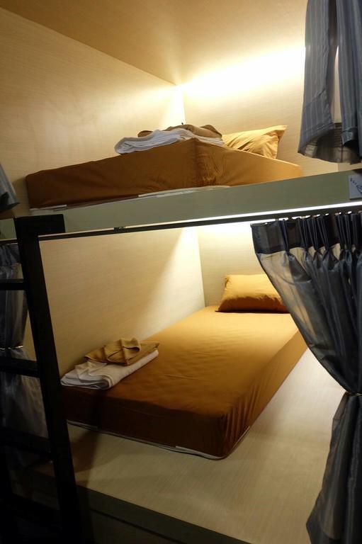 Rockstel Loma Hostel Phuket Ngoại thất bức ảnh