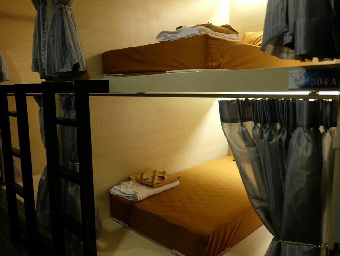 Rockstel Loma Hostel Phuket Ngoại thất bức ảnh