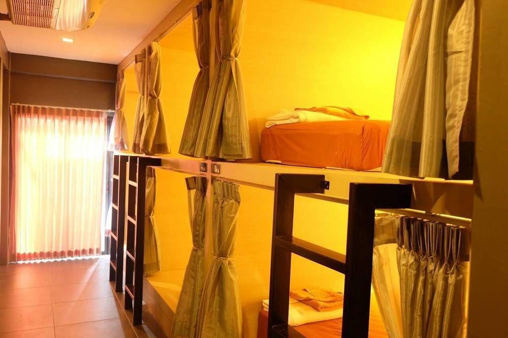 Rockstel Loma Hostel Phuket Ngoại thất bức ảnh