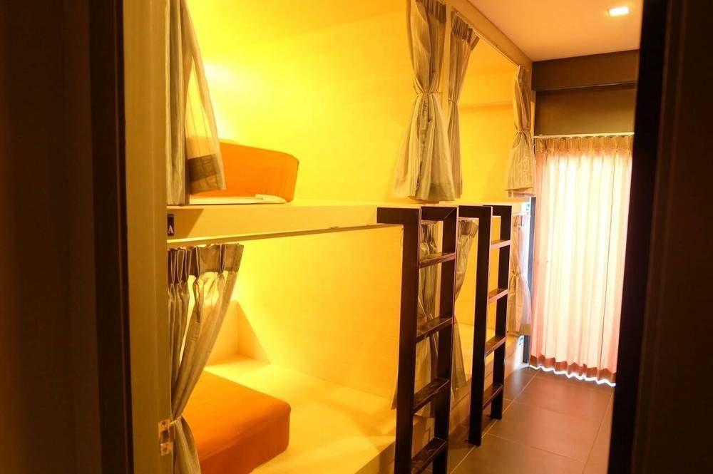 Rockstel Loma Hostel Phuket Ngoại thất bức ảnh