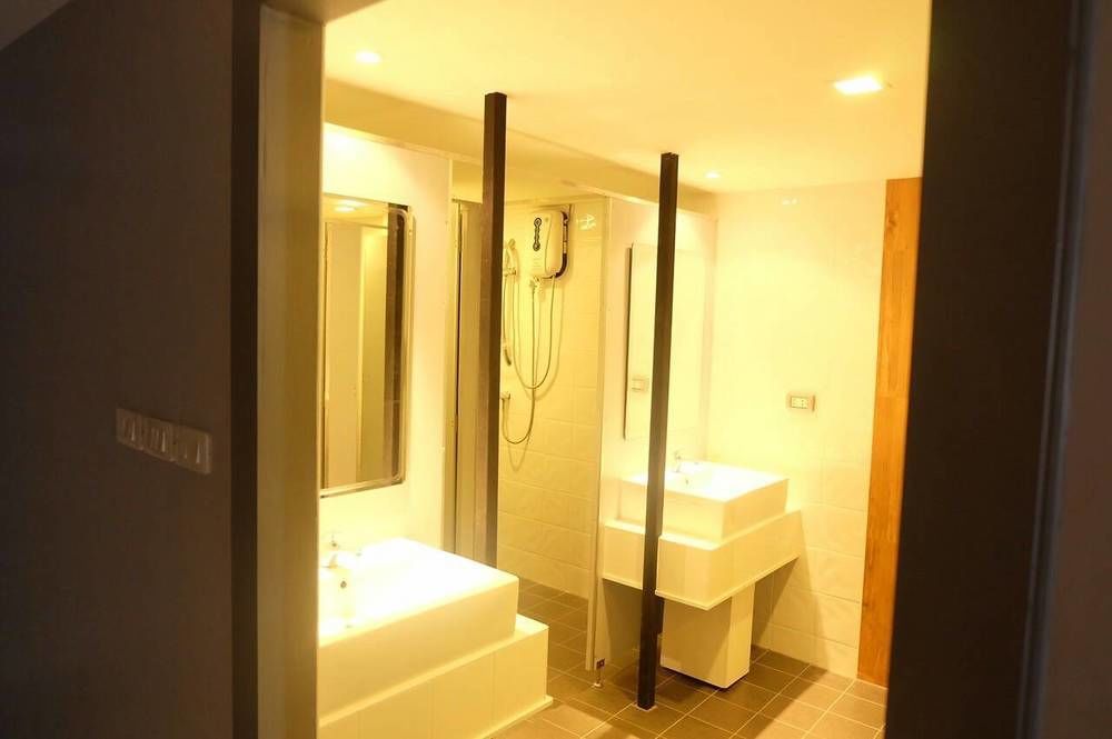 Rockstel Loma Hostel Phuket Ngoại thất bức ảnh